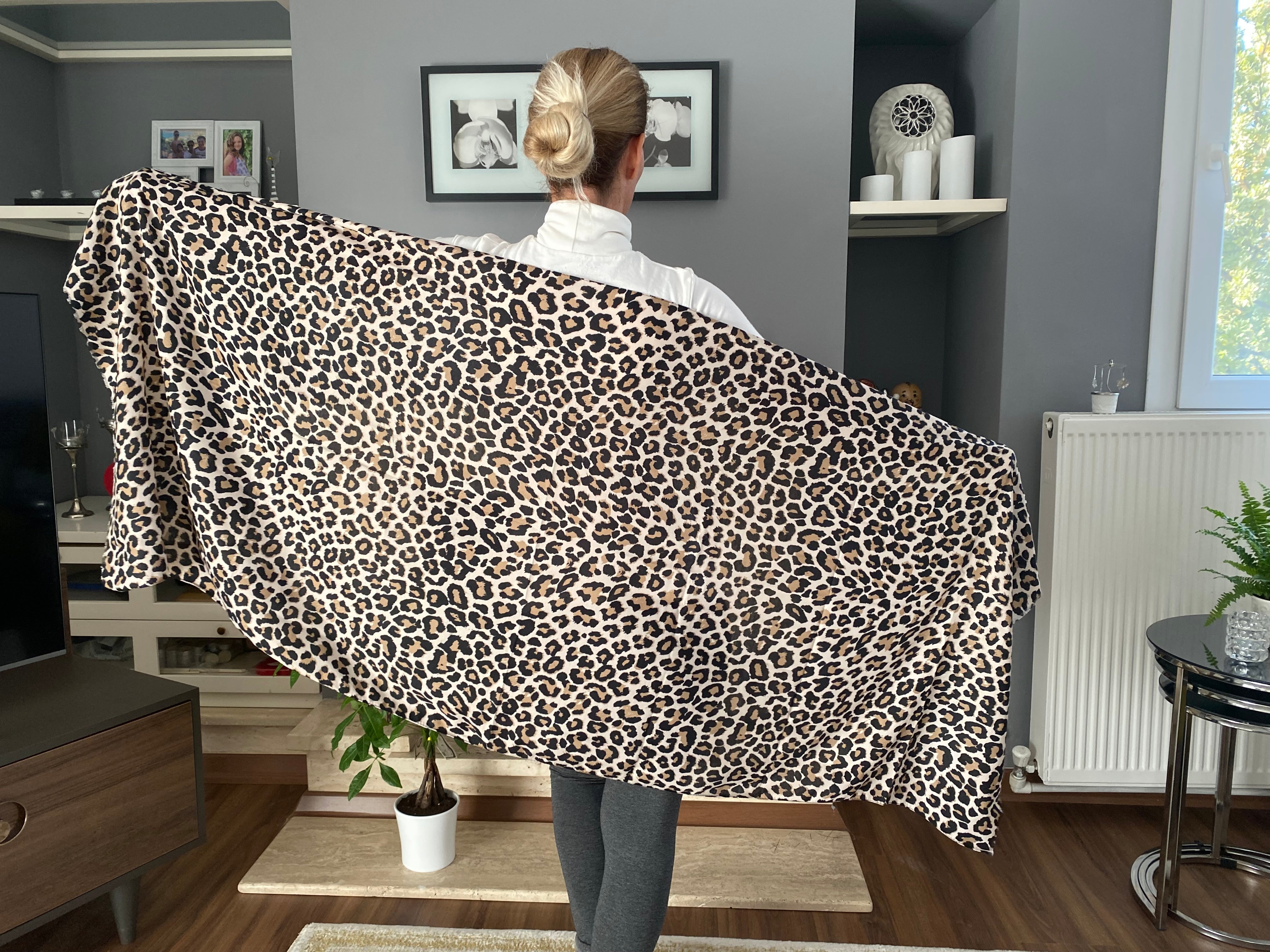 Fashiontight Eyfel-Leopard Shawls