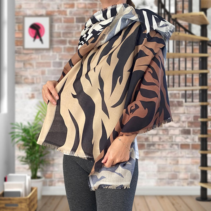 Fashiontight Shantuq Zebra Patterned Shawls | Fashiontight UK