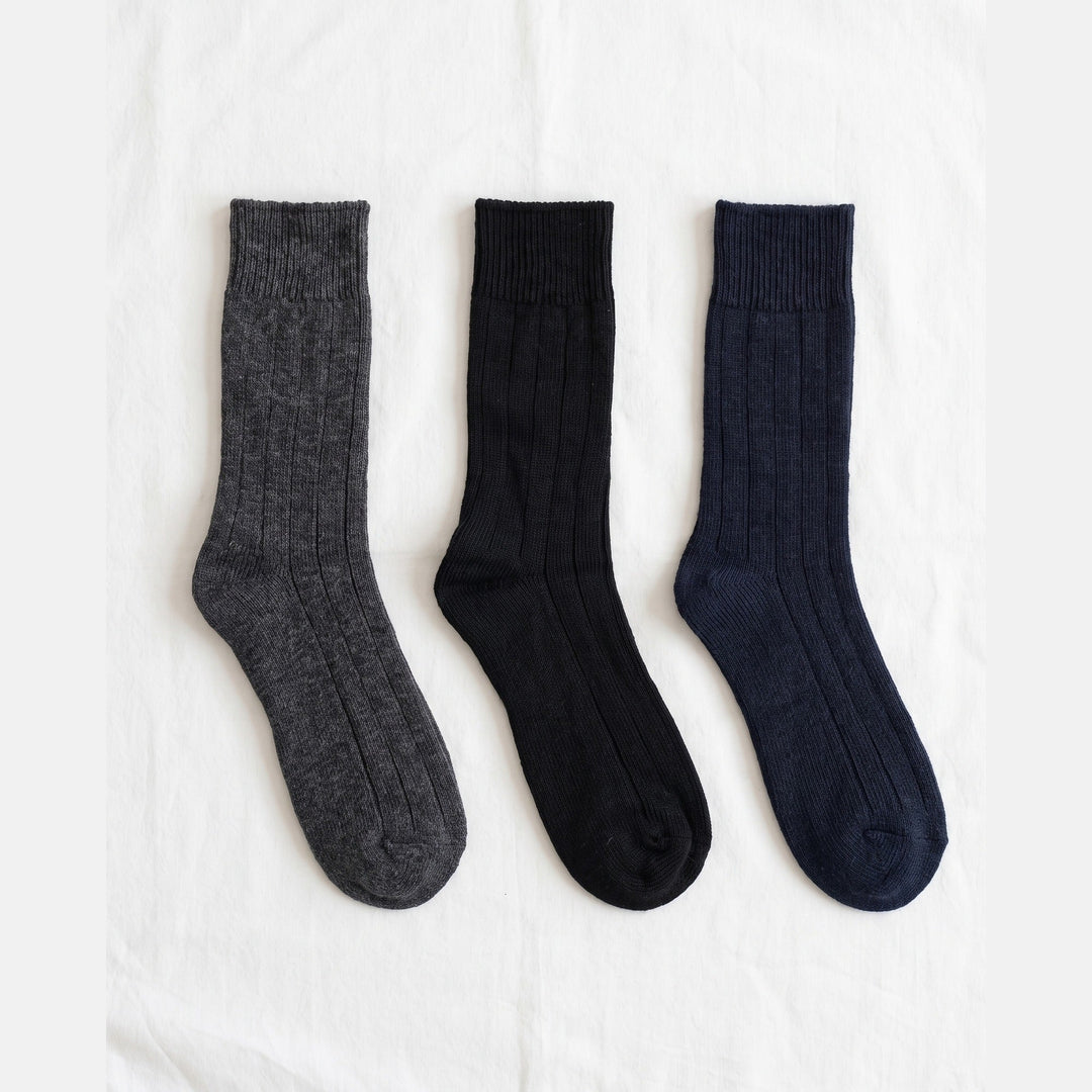 Louluu Chunky Rib lambswool boot socks in charcoal, black and navy — flat lay