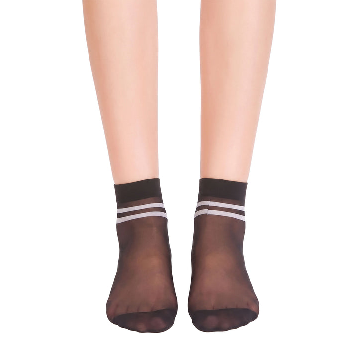 Daymod Sport Pattern Ankle Socks – Front View on Model | Ankle Socks UK