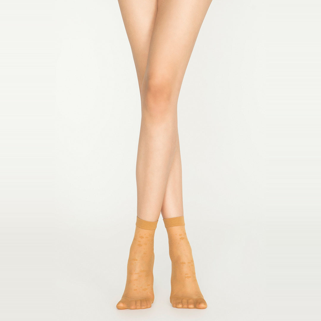 Penti nude floral sheer ankle socks 20 denier, front view