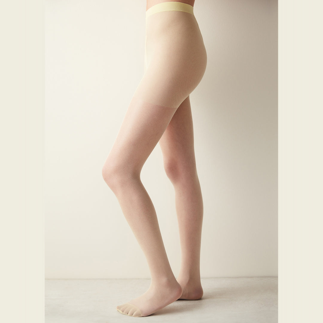Penti Glory Fit coloured sheer tights 20 denier — Yellow, sheer 20 denier tint, front