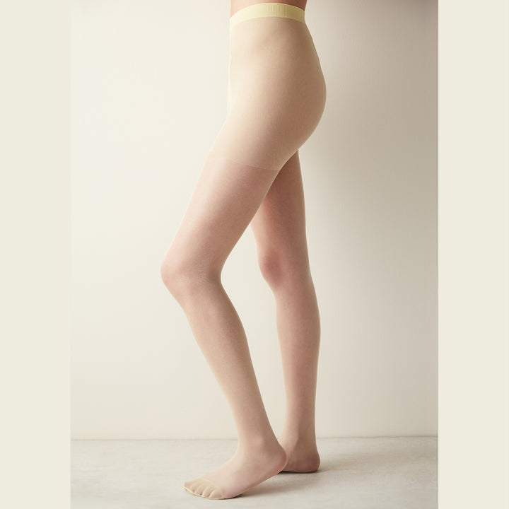 Penti Glory Fit coloured sheer tights 20 denier — Yellow, sheer 20 denier tint, front