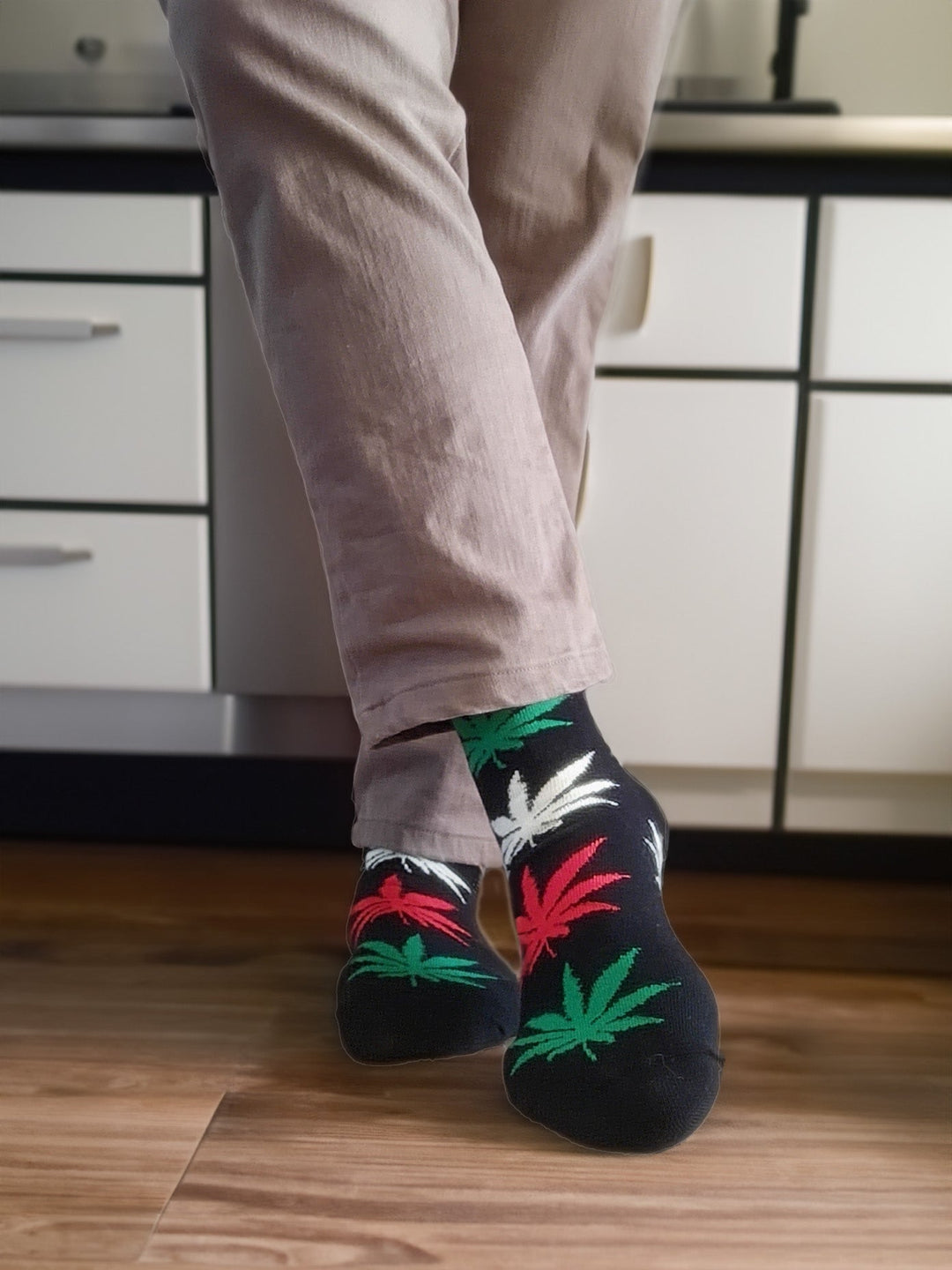 Louluu unisex cotton crew socks — packaging and product display