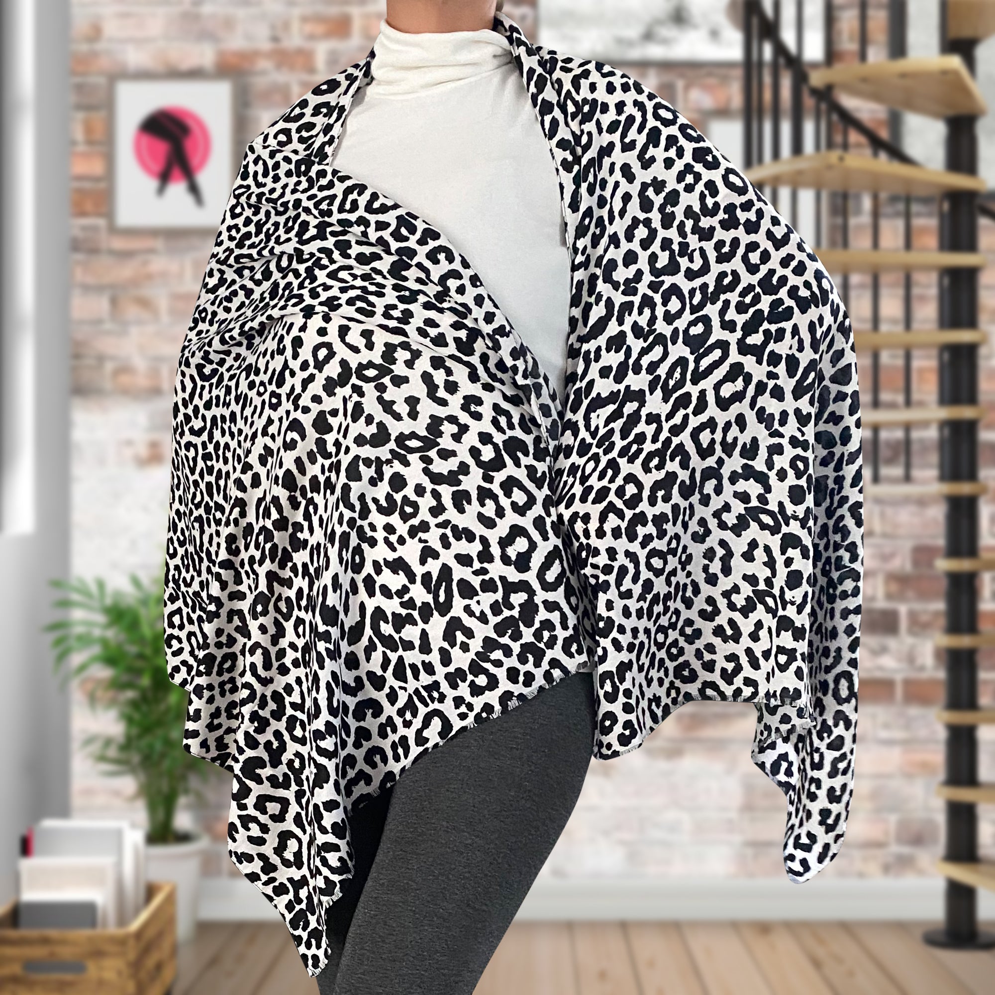 Fashiontight Eyfel-Leopard Shawls