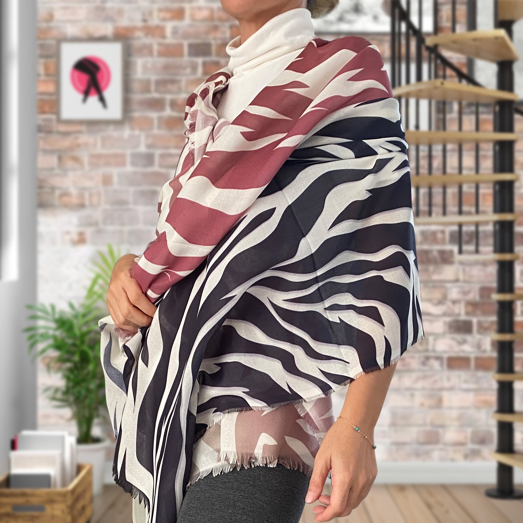 Fashiontight Shantuq Zebra Patterned Shawls